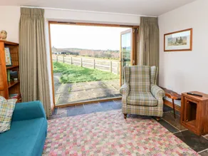 Family-oriented cottage with garden | Pet-friendly - Image 4