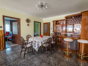 Flat with barbecue, private pool & terrace - Image 4