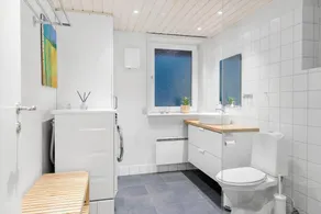 Holiday home with terrace & BBQ - Image 4