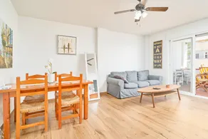 Apartment 'El Tesorillo' with Sea View, Wi-Fi and Air Conditioning - Image 3