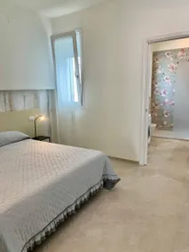 Merveilleux appartement adapté aux familles avec terrasse | Vue ville | À côté de la plage - Image 3