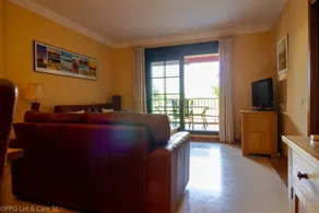 Merveilleux appartement adapté aux familles avec terrasse, piscine et jardin | Idéal pour le télétravail - Image 4
