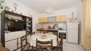 Flat with barbeque & terrace | Sea view | Pet-friendly - Image 2