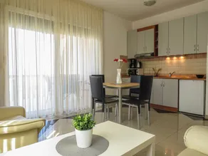 Wonderful flat with terrace, barbeque & pool | Sea view | Beach nearby - Image 5