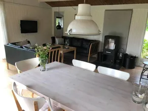 Holiday home with BBQ, terrace & garden - Image 2