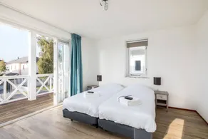 Villa with garden, sauna & terrace - Image 2