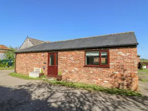 Cottage with garden - Image 2