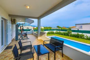 Ferienhaus mit Garten, Pool und Grill - Image 5