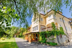 Holiday apartment with garden & barbeque - Image 5