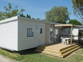 Mobile home with heated pool & terrace - Image 4