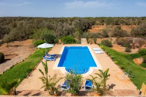 Finca adaptée aux familles avec jardin, piscine privée et terrasse | Vue montagne | Parfaite pour le travail à distance - Image 3