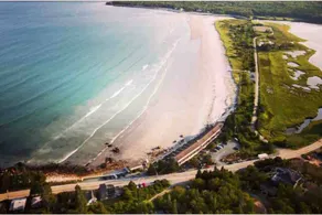 Luxury Getaway with Gorgeous Ocean Views near Summerville Beach in Nova Scotia - Image 5
