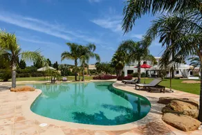 Villa conviviale et familiale avec piscine privée, jardin et terrasse - Image 4