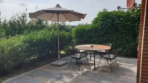 Apartment with terrace - Image 3