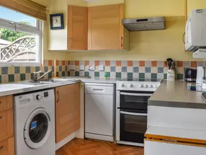 Family-friendly wonderful cottage with garden - Image 4