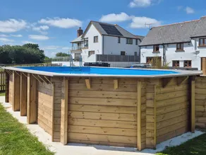 Child-friendly beautiful cottage with garden, private pool & BBQ | River view | Pet-friendly - Image 2