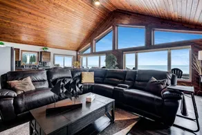 Waterfront Relaxing Cottage Ideal to Create New Memories in Ontario - Image 2