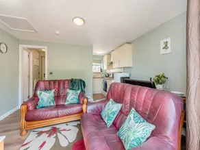 Family-friendly beautiful cottage with barbeque, hot tub & garden - Image 5