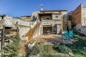 Holiday home with terrace, BBQ & garden | Garden view - Image 3