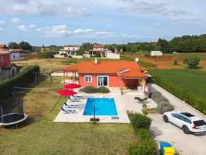 House with terrace, private pool & barbeque - Image 2