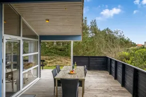 House with sauna, hot tub & terrace - Image 2