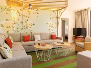 Bungalow with heated pool & terrace - Image 5