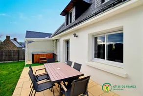 Gite with terrace & garden - Image 2