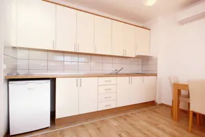 Pleasant apartment with terrace & BBQ | Sea view | Beach nearby - Image 4