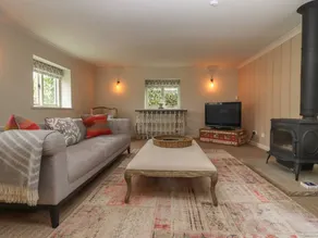 Cottage with garden - Image 4