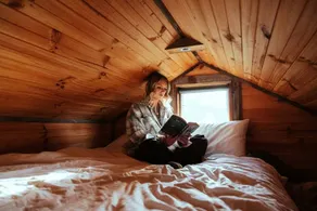 Yarra Valley Tiny House for Eco-Friendly Glamping in Victoria - Image 4