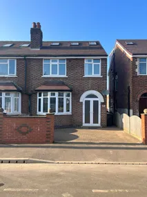 Newly renovated semi detached house - Image 2