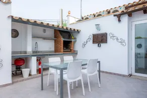 Fully equipped holiday home with terrace, barbecue & garden | Mountain view | Beach nearby - Image 4