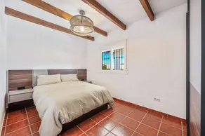 Maison de vacances avec piscine privée, terrasse et jardin | Vue jardin | Parfaite pour le travail à distance | Avec animaux acceptés - Image 2