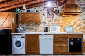 Pleasant holiday home with hot tub & sauna | Mountain view - Image 5