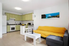 Holiday home with terrace | City view - Image 3