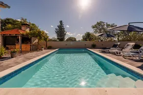 Familienorientiertes gemütliches Ferienhaus mit Grill, Terrasse und Garten - Image 5