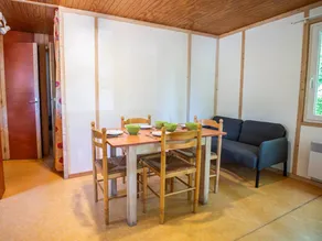 Chalet with pool - Image 3