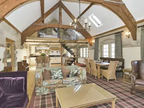 Family-oriented cottage with garden - Image 3