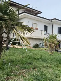 Gradevole bed & breakfast adatto alle famiglie con terrazza e giardino | Vista sulla natura | Perfetto per il lavoro da remoto | Accetta animali domestici - Image 3