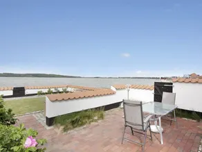 Holiday home with terrace - Image 4