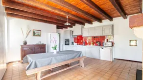 Holiday home with pool & garden - Image 3
