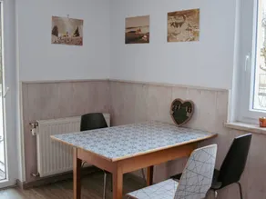 Holiday home with BBQ, terrace & garden - Image 3