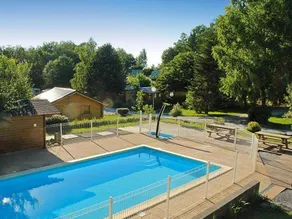 Mobile home with heated pool & terrace - Image 2