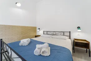 Private room with terrace & garden | Garden view - Image 2