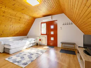 Holiday apartment with barbeque & terrace - Image 4