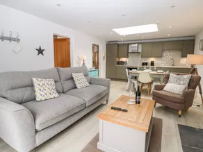 Cottage convivial et familial avec piscine et jardin - Image 3