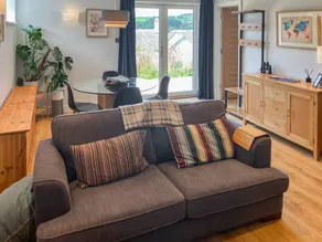 Appartement de vacances avec jardin, terrasse et jacuzzi - Image 4