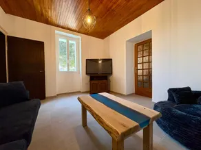 La Pallud Holiday Home: Mountain View, Wi-Fi, Air Conditioning - Image 5
