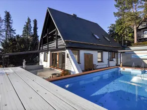 Voll ausgestattetes Ferienhaus mit Grill, privatem Pool und Garten | Naturblick - Image 2