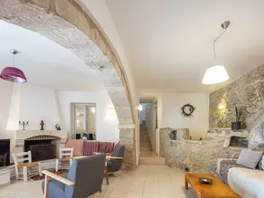 Traditionelle Villa mit Pool und BBQ, in der Näh - Image 4